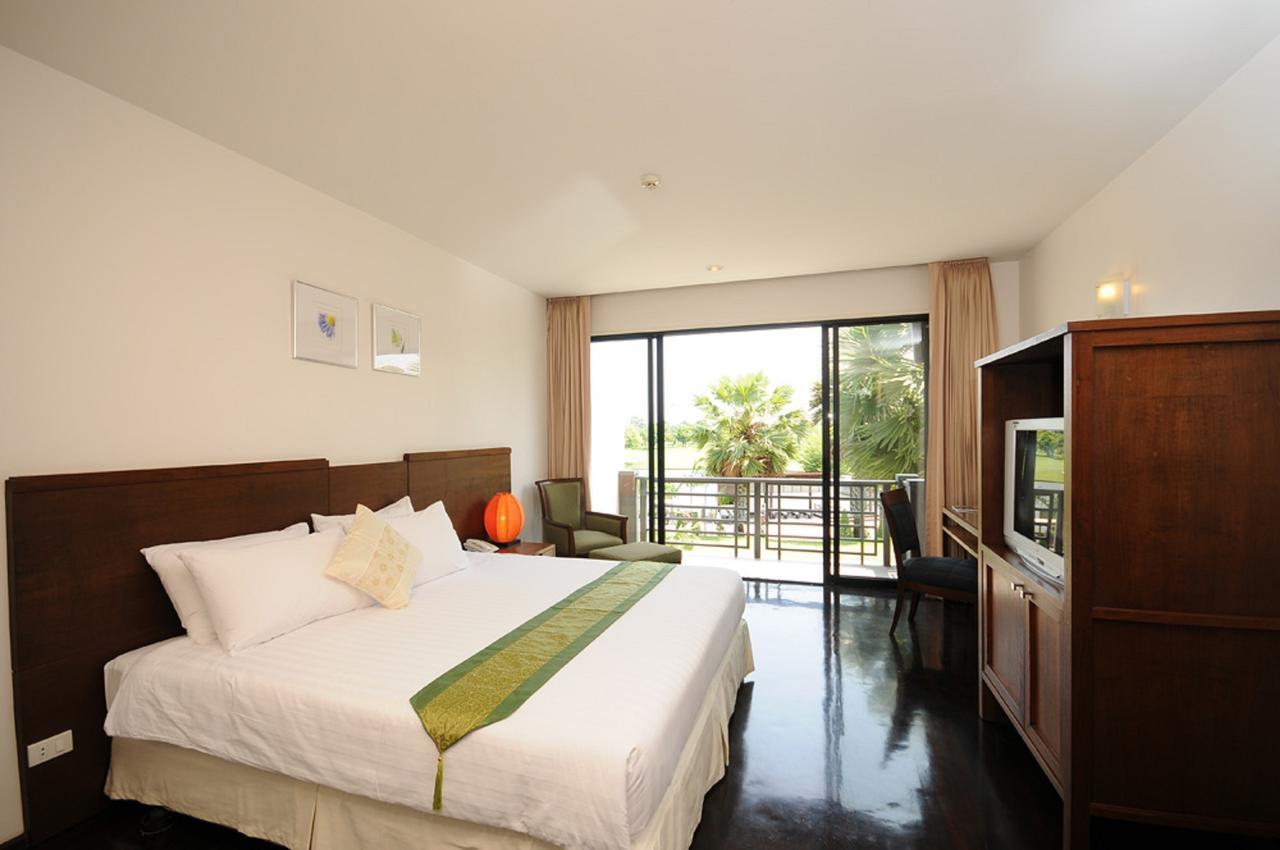 Suwan Golf & Country Club Guest House Nakhon Chai Si Eksteriør bilde