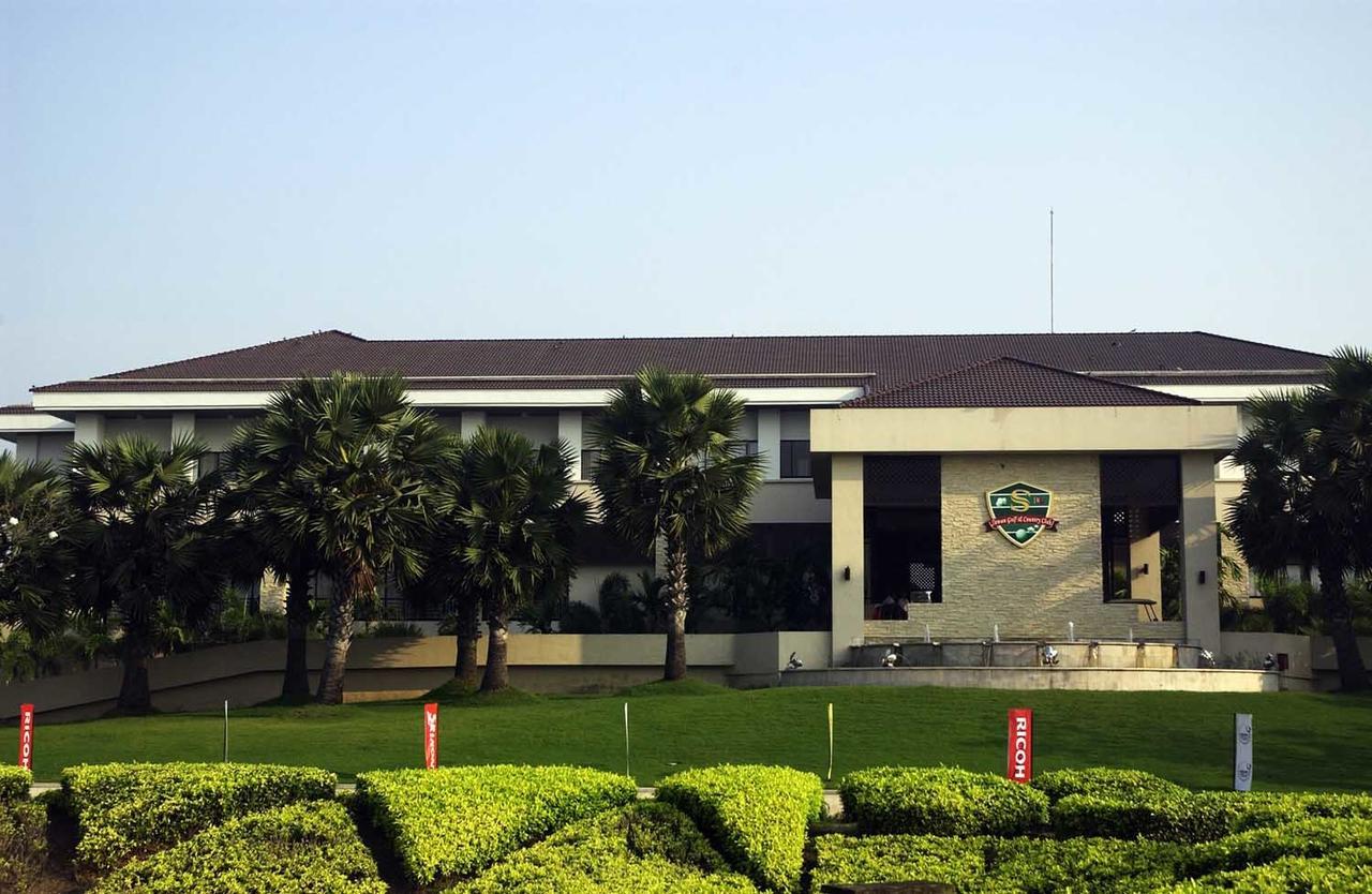 Suwan Golf & Country Club Guest House Nakhon Chai Si Eksteriør bilde