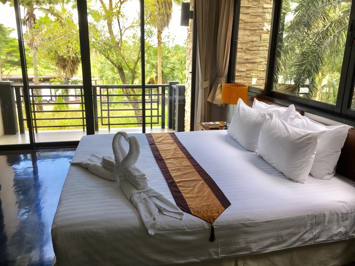 Suwan Golf & Country Club Guest House Nakhon Chai Si Eksteriør bilde